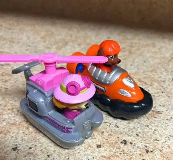 Paw Patrol Rescue Racers Skye Helicopter and Zuma Hovercraft Mini Vehicles