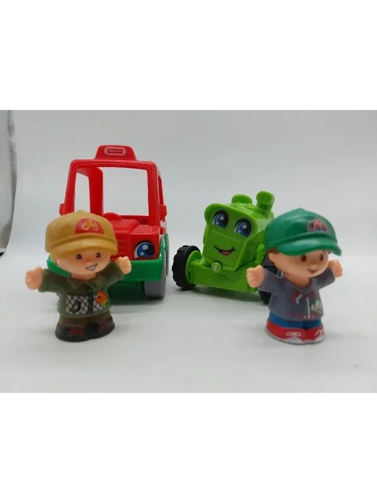 Fisher Price Little People Helpful Harvester Green Tractor Car 2 Figures