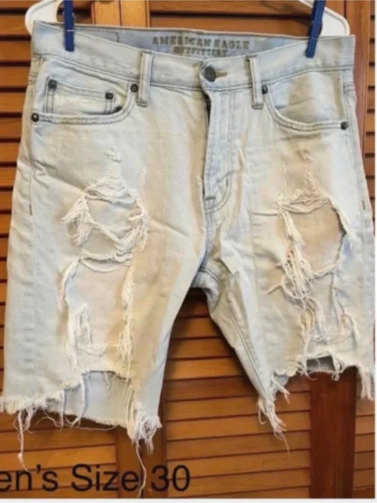 American Eagle Distressed Light Wash Denim Shorts - Light Blue