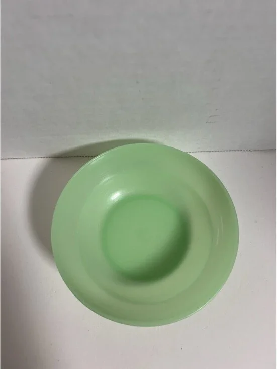 Vintage Tupperware Green Snack Bowl w/ Seal Lid #215-25 Retro Kitchen Storage