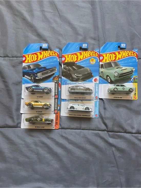 3 doller tree exclusive hotwheels and 3 other hotwheels