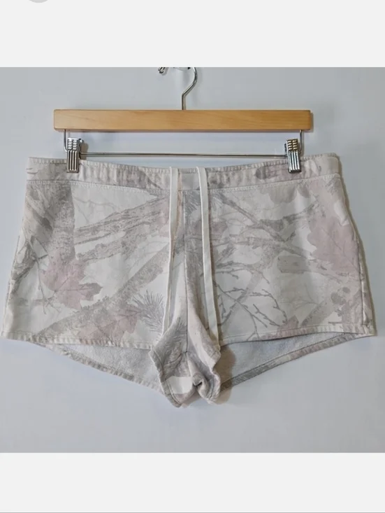 Hollister Washed Light Camo Print Cotton‎ Shorts Size L Fleece Lined Loungewear