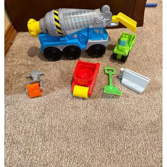 Play-Doh Wheels Cement Truck Blue Gray Yellow w/ accessories