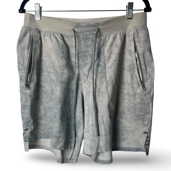 Lululemon Commission Classic Fit Short 7” Warpstreme Gray‎ Print Men’s Sz. L