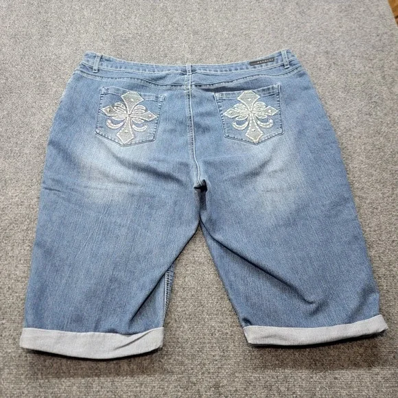 Baccini Womens 22W Denim Bermuda Shorts Blue Embroidered Fleur De Lis Studded