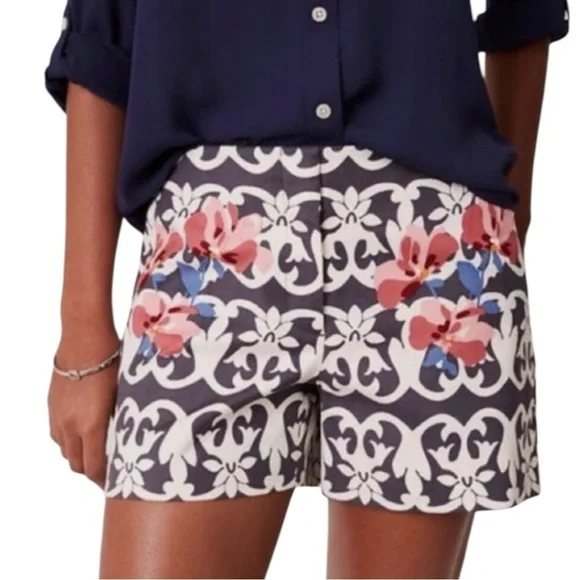LOFT Floral Patterned Shorts in Blue/White/Pink Size 12 -- SO PRETTY
