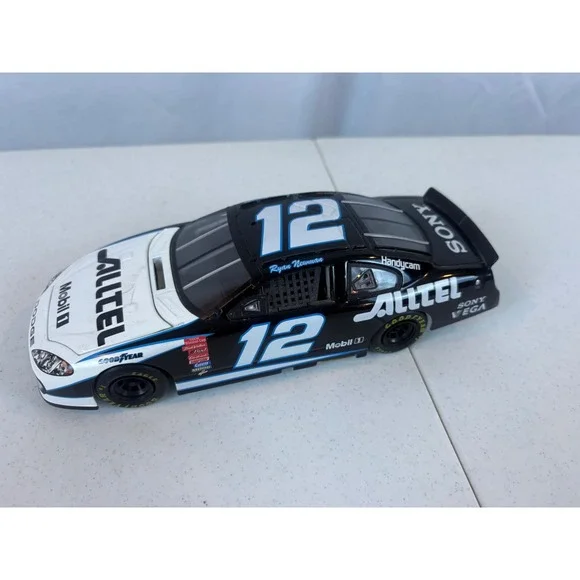 Ryan Newman #12 Alltel Dodge Intrepid 1:24 Diecast NASCAR Race Car Black White