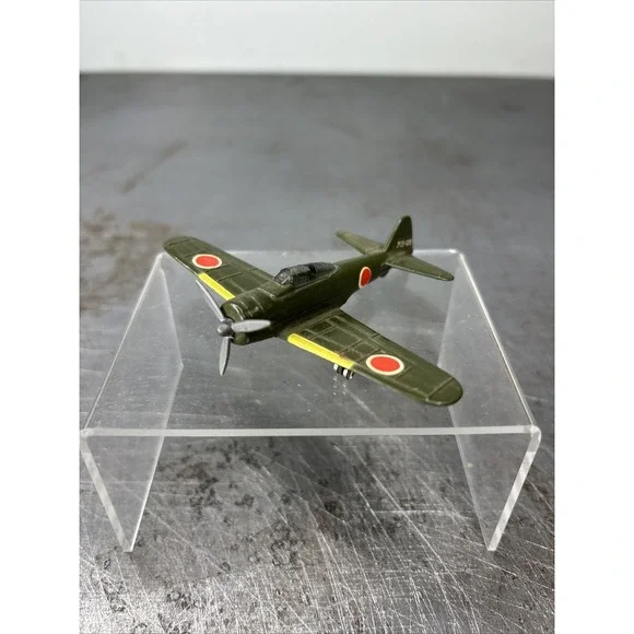 In Air Die Cast‎ Flyers Mitsubishi Zero 1/100 Scale  BOMBER AIRPLANE