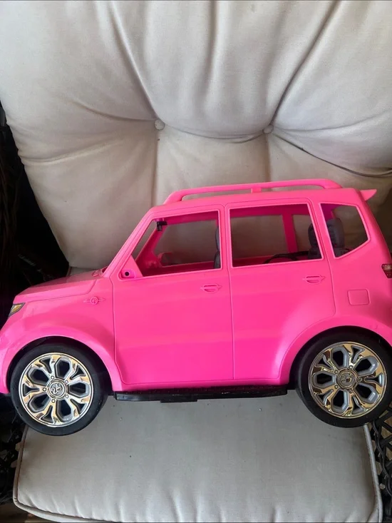 2016 Barbie Bright Pink Kids SUV