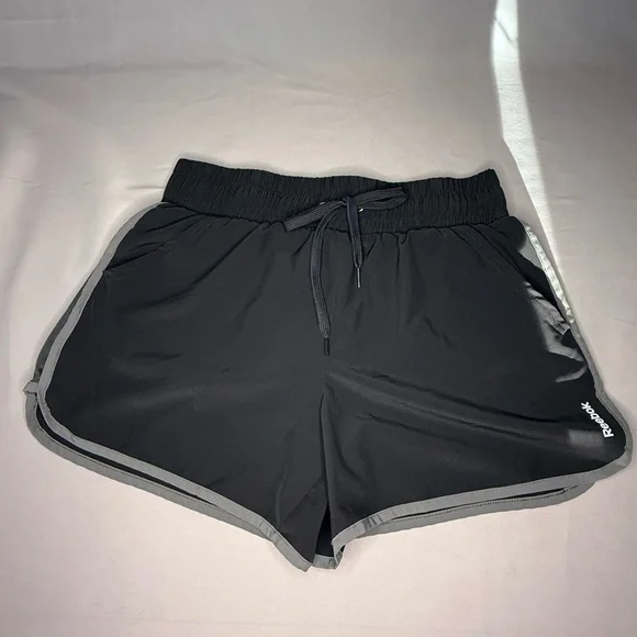Reebok Women's Black and Gray Athletic Shorts – Women’s Large EUC