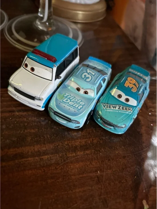 Set of 3 Disney Pixar Cars Diecast Toy Vehicles - Lightning McQueen and Friends