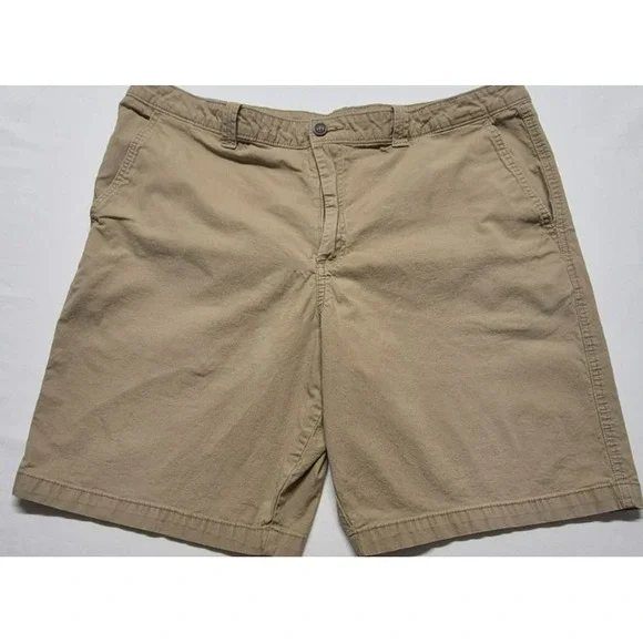 Magellan Outdoor Men's Khaki Flat Front Chino Shorts sz. 42W‎ fishing hiking