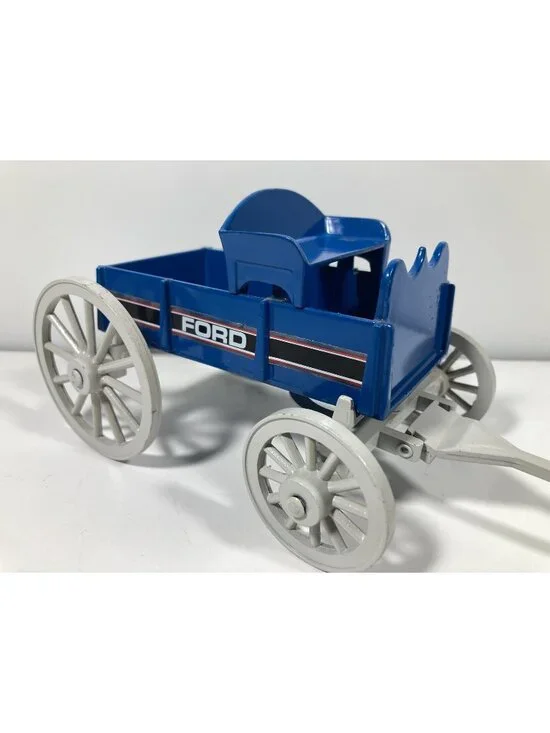 Scale Models Ford Buckboard Farm Wagon Blue Diecast Toy 1:16 Dyersville IA Ertl