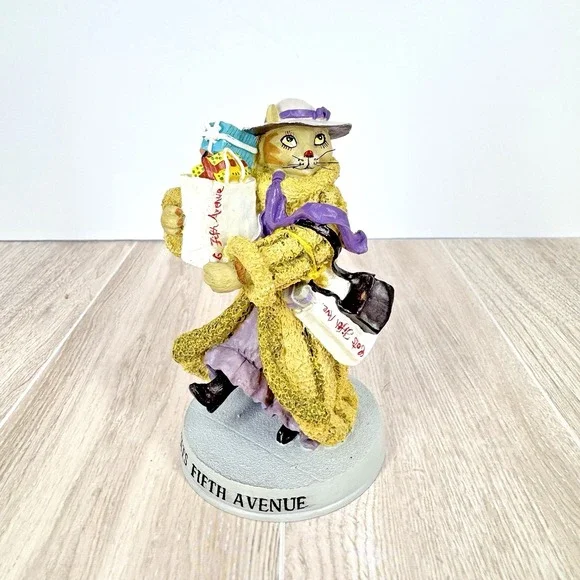 Cat Hall of Fame 241 Cats Fifth Avenue Ertl‎ Figurine 1998 NOB w Box