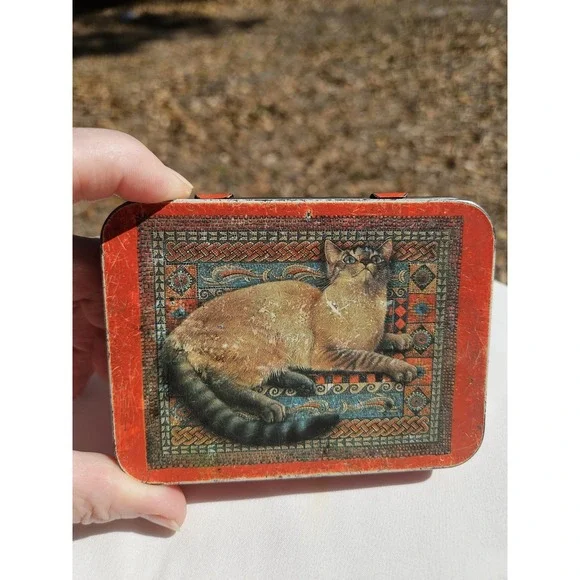 Vintage Cat Tin Box ENGLAND