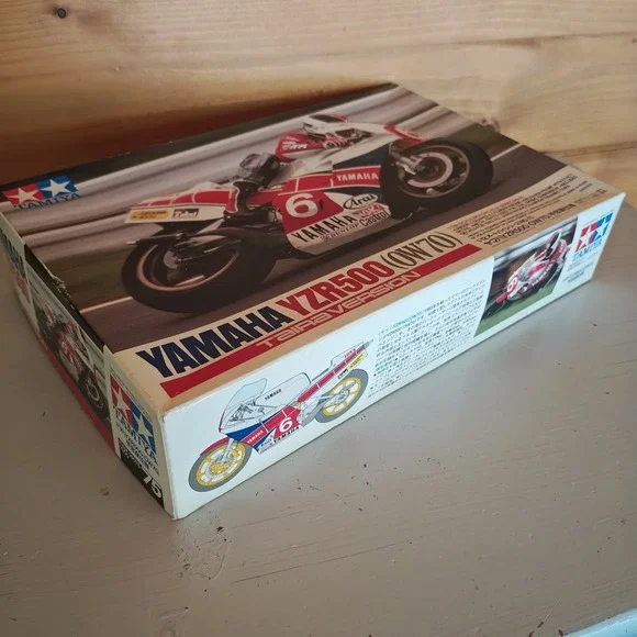 Tamiya #14075 Yamaha YZR500 (0W70) Taira Version Nearly Complete