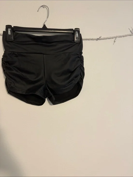 SHEIN Black High-Waist Ruched Side Workout Shorts
