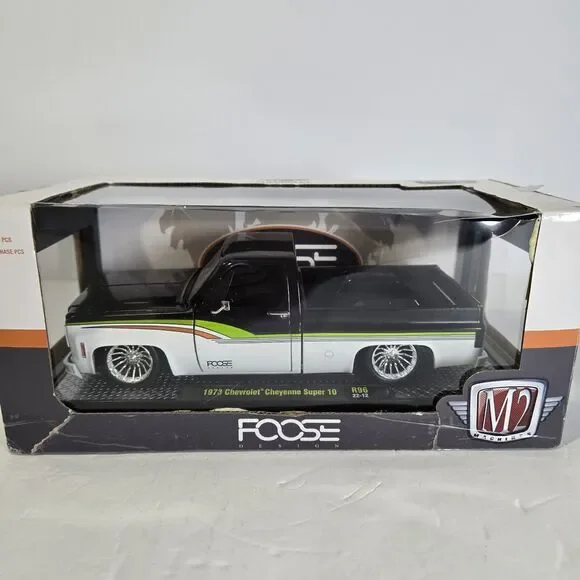 M2 Machines Foose Design 1:24 Chevrolet Cheyenne Super 10 1973 Black White Green