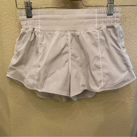LULULEMON Light Cream Lined Mesh Hem Athletic Shorts Size 4
