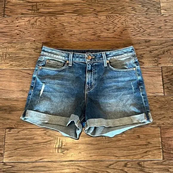 Level 99 4” Inseam High Rise Cuffed Shorts Size 29