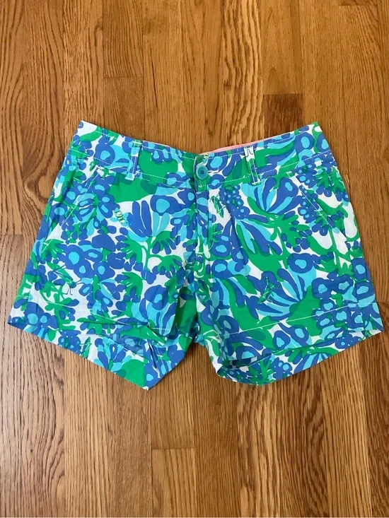 Lilly Pulitzer Callahan Pink Label with Blue and Green Floral Shorts. Size 0