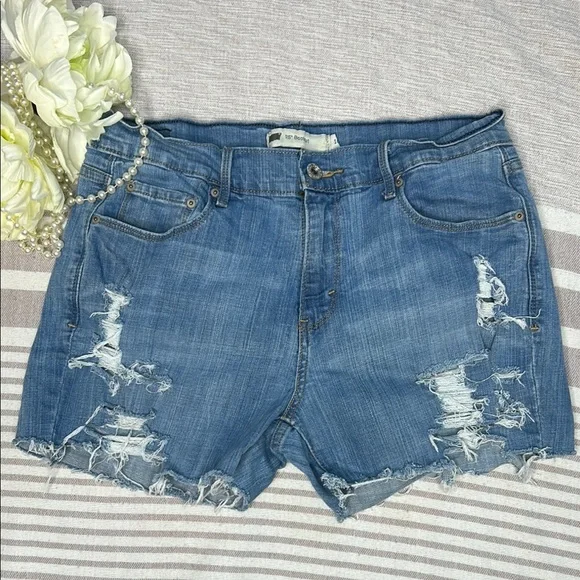Levis High-Waisted Blue Jean Shorts with Distressed Hem Women’s 10