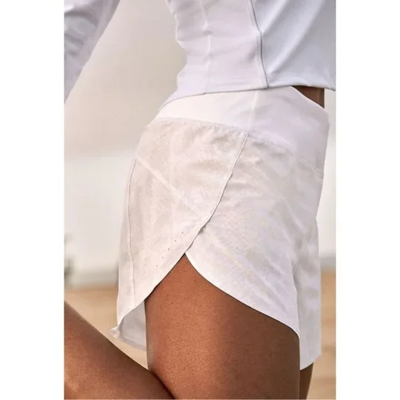 Athleta white cream runner short animal print Small