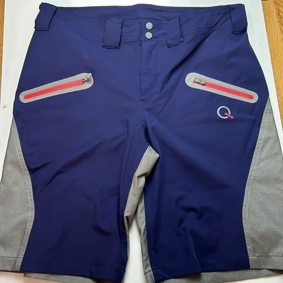 QUAY Performance Sutherland Shorts‎