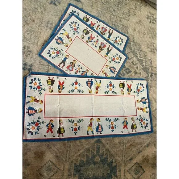 Vintage Hill‎ Sweden Table Runner Linens And 2 Placemats