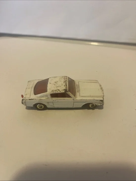 Vintage MATCHBOX 1968 Series No.8 MUSTANG MADE IN ENGLAND by LESNEY Fastback
