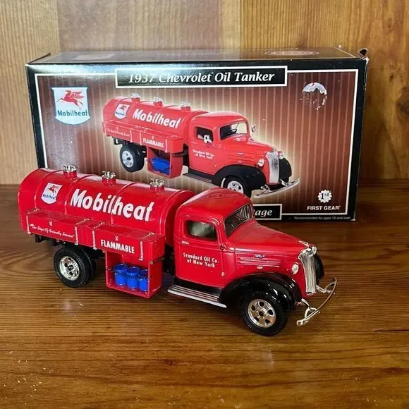 First Gear Diecast‎ 1937 Chevrolet Oil Tanker Limited Edition 8.5” long