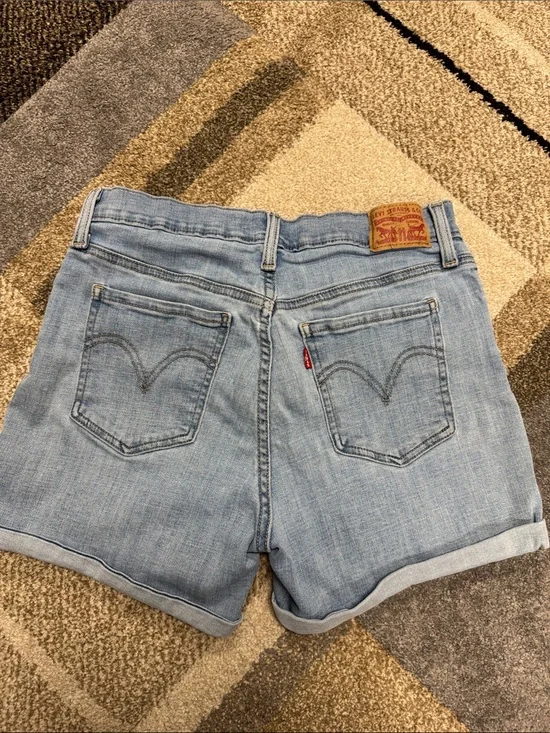 Levi's Light Wash Denim Cuffed Women's Shorts