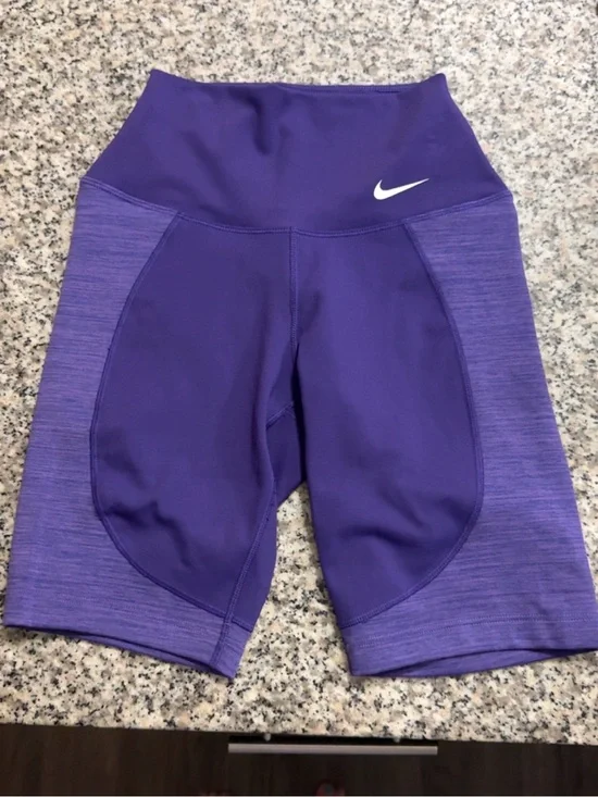 Nike One High Rise 8” Women’s XS Bike Shorts NWT