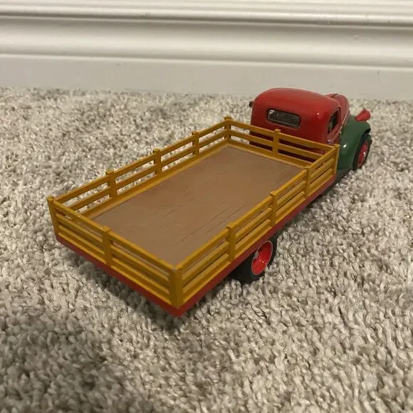 1941 CHEVY STAKE & PLATFORM TRUCK  1:32 scale National Motor Museum Mint