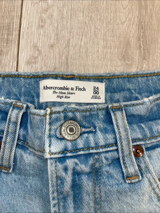 Abercrombie & Fitch Light Blue High-Rise Denim Cutoff Shorts ‘The Mom Short’ 24