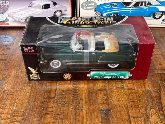 1/18 Diecast Road Legends Collection 1949 Green Cadillac Coupe De Ville New
