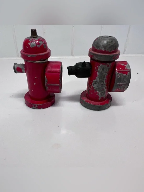 Vintage Diecast Tonka Fire Hydrant Set Of 2 1950s