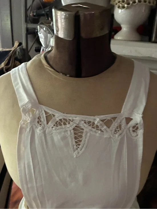 Vtg White Battenburg Lace Bib Apron Retro Romantic Victorian Kitchen Maid