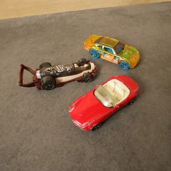 Hot Wheels/Matchbox Car Lot‎ (3 Different Unique Cars 2001, 2005, 2008)