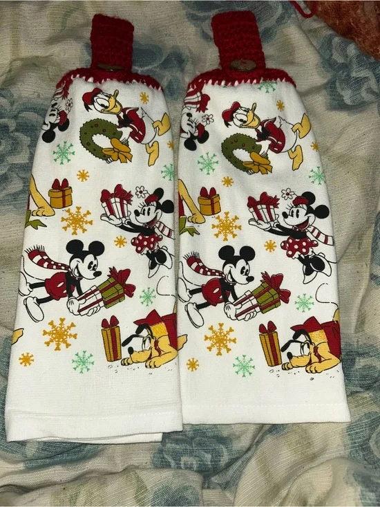 Disney Mickey & Friends Christmas Hanging Kitchen Towel Set