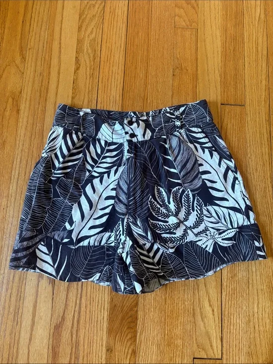 Anthropologie FARM Rio Black & White Palm Leaf-Print Bermudas Shorts Linen blend
