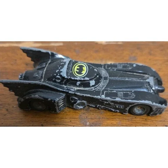 ERTL Batmobile Diecast Car 1:64 Batman Movie Toy Vehicle 0480G DC Comic Vtg 1989