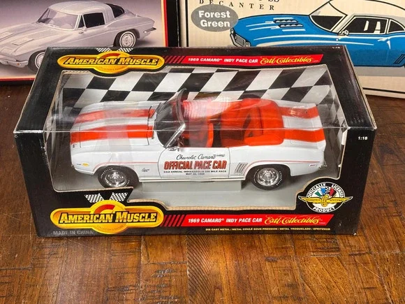 Ertl Collectibles American Muscle 1969 Camaro Convertible Indy Pace Car 1:18 New