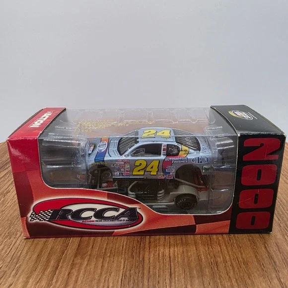 Jeff Gordon #24 DuPont NASCAR 2000 Monte Carlo 1:64 RCCA Action Diecast Car