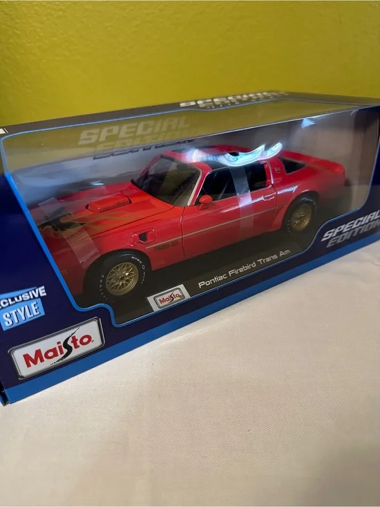🚗Maisto Red Pontiac Firebird Trans Am Die-Cast Toy Car - Kids Vehicles
