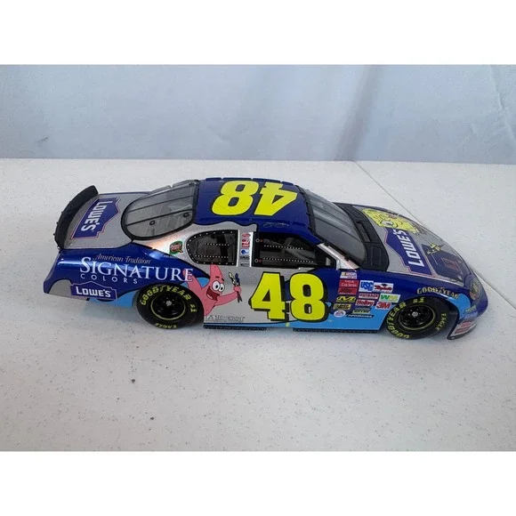 Jimmie Johnson 48 Lowe's SpongeBob 2004 Monte Carlo 1:24 Diecast Car