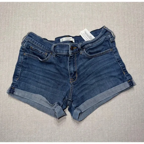 Abercrombie & Fitch Womens Medium Wash Low Rise Cuffed Denim Shorts Size 6 28