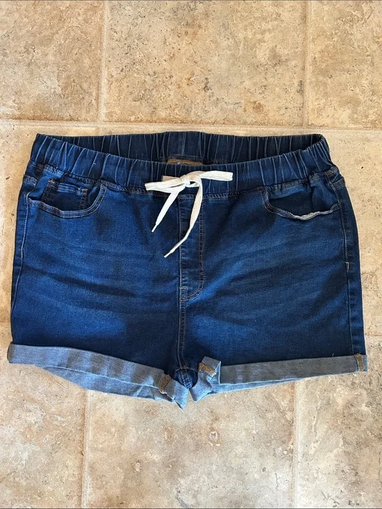 SHEIN Dark Blue Elastic Waist Rolled Cuff Denim Shorts