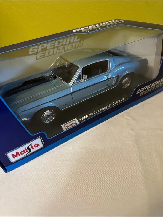 🚗Maisto Special Edition 1968 Ford Mustang GT Cobra Jet - Metallic Light Blue