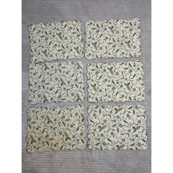 C&F Enterprises Cotton Placemats Set 6 Scalloped Quilted Floral Reversible